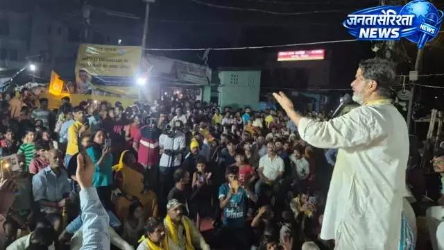 प्रशांत किशोर के 4 मास्टरस्ट्रोक, चुनावी मैदान में बढ़ी हलचल प्रशांत किशोर के 4 मास्टरस्ट्रोक, चुनावी मैदान में बढ़ी हलचल