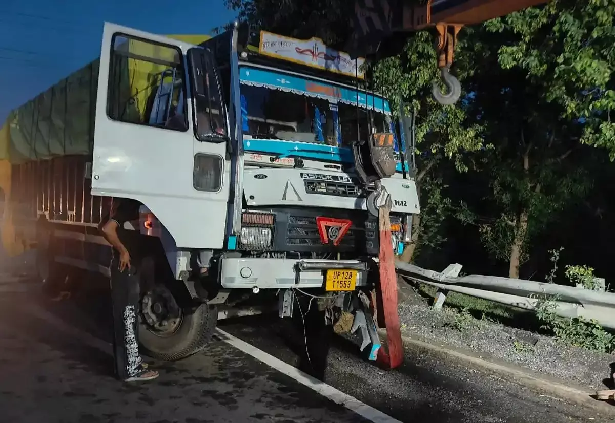 Nuh: सड़क दुर्घटना में कांस्टेबल की मौत, एएसआई का इलाज जारी Nuh: सड़क दुर्घटना में कांस्टेबल की मौत, एएसआई का इलाज जारी