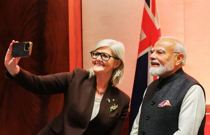 Melbourne: पीएम मोदी ने गवर्नर जनरल सैम मोस्टिन से की वार्ता, दोनों देशों के संबंधों पर हुई चर्चा Melbourne: पीएम मोदी ने गवर्नर जनरल सैम मोस्टिन से की वार्ता, दोनों देशों के संबंधों पर हुई चर्चा
