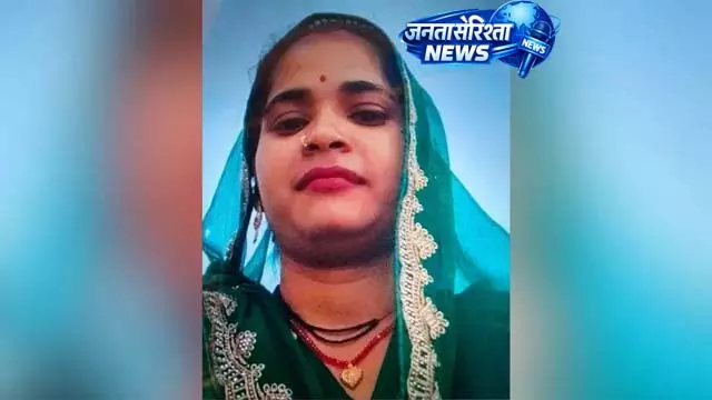 फंदे से लटका मिला महिला का शव, परिवार ने उठाए सवाल फंदे से लटका मिला महिला का शव, परिवार ने उठाए सवाल