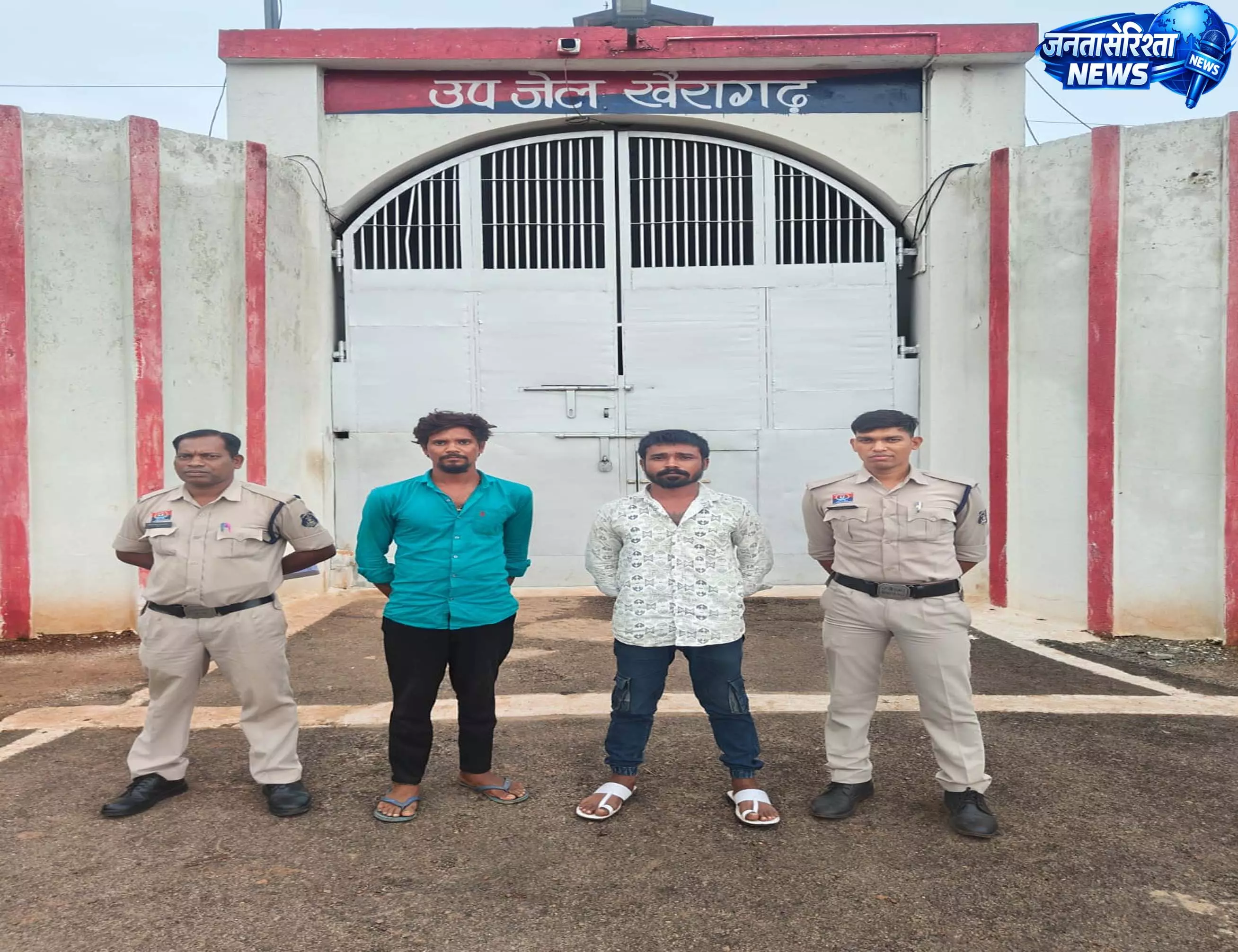 CG: सार्वजनिक शांति भंग करने वाले दो युवकों पर पुलिस की बड़ी कार्रवाई CG: सार्वजनिक शांति भंग करने वाले दो युवकों पर पुलिस की बड़ी कार्रवाई