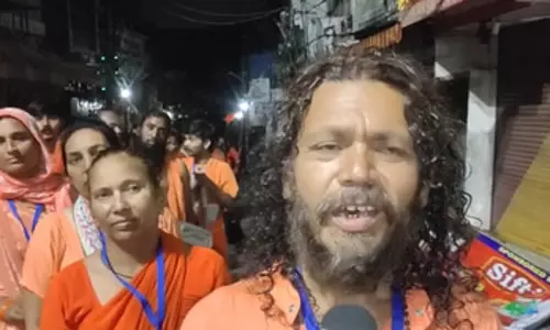 जम्मू से कड़ी सुरक्षा के बीच तीर्थयात्रियों का नौवां जत्था श्री अमरनाथ यात्रा के लिए रवाना जम्मू से कड़ी सुरक्षा के बीच तीर्थयात्रियों का नौवां जत्था श्री अमरनाथ यात्रा के लिए रवाना