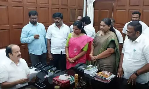 TDP में गए तीन MLA ने स्पीकर को दी सफाई TDP में गए तीन MLA ने स्पीकर को दी सफाई