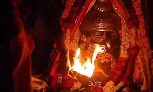 योगिनी एकादशी पर महाकाल मंदिर में उमड़ा आस्था का सैलाब, भस्म आरती में शामिल हुए हजारों श्रद्धालु योगिनी एकादशी पर महाकाल मंदिर में उमड़ा आस्था का सैलाब, भस्म आरती में शामिल हुए हजारों श्रद्धालु