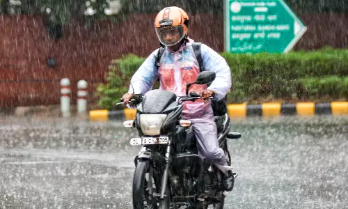 Delhi, UP में भारी बारिश का अलर्ट; पूरे देश में मानसून Delhi, UP में भारी बारिश का अलर्ट; पूरे देश में मानसून