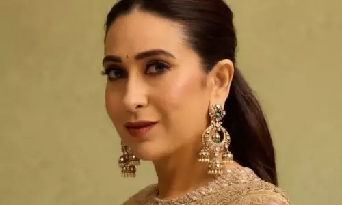 Karisma Kapoor को पसंद आया नीलम का डांस, याद किए सिक्के फेंकने के दिन Karisma Kapoor को पसंद आया नीलम का डांस, याद किए सिक्के फेंकने के दिन