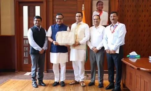 वित्त मंत्री के संग सीएम हिमंत बिस्वा ने साझा की तस्वीर, लिखा-बजट के लिए तैयार है टीम असम वित्त मंत्री के संग सीएम हिमंत बिस्वा ने साझा की तस्वीर, लिखा-बजट के लिए तैयार है टीम असम