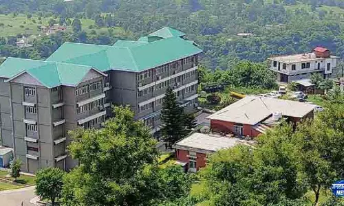 Solan सेब फसल बचाने को विशेषज्ञों ने दिए जरूरी सुझाव Solan सेब फसल बचाने को विशेषज्ञों ने दिए जरूरी सुझाव