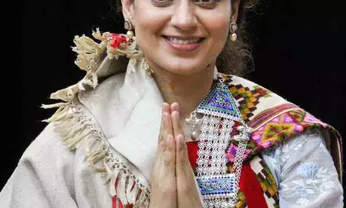 Kangana ने कुल्लू में मोबाइल मेडिकल वैन सेवा शुरू की Kangana ने कुल्लू में मोबाइल मेडिकल वैन सेवा शुरू की