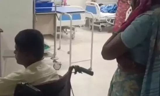 Telangana: मौसी की मौत से दुखी 10वीं की छात्रा ने की आत्महत्या की कोशिश Telangana: मौसी की मौत से दुखी 10वीं की छात्रा ने की आत्महत्या की कोशिश