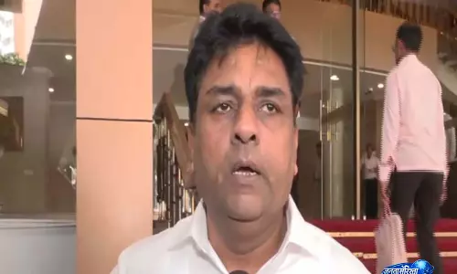 महाड़ घटना पर शिवसेना MLC सख्त: कहा— कानून हाथ में लेने वालों पर हो कड़ी कार्रवाई महाड़ घटना पर शिवसेना MLC सख्त: कहा— कानून हाथ में लेने वालों पर हो कड़ी कार्रवाई