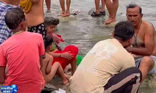 Srinagar लिद्दर नदी की सुरक्षा पर लोगों ने जताई चिंता Srinagar लिद्दर नदी की सुरक्षा पर लोगों ने जताई चिंता