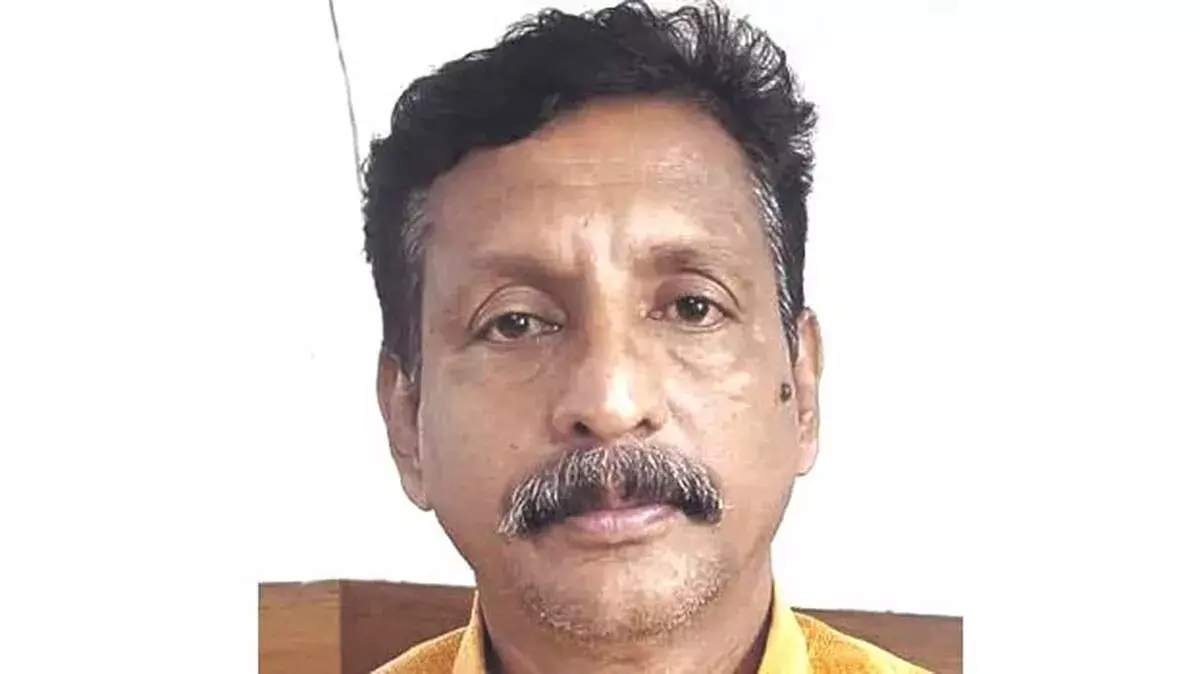 MLA के फर्जी हस्ताक्षर से गबन: त्रिशूर पुलिस ने पूर्व पर्सनल असिस्टेंट को दबोचा MLA के फर्जी हस्ताक्षर से गबन: त्रिशूर पुलिस ने पूर्व पर्सनल असिस्टेंट को दबोचा