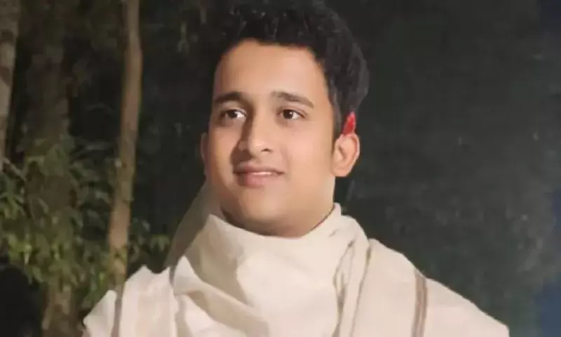Assam: भोना कलाकार से कथित बदसलूकी, डेका सत्राधिकार के बेटे की गिरफ्तारी Assam: भोना कलाकार से कथित बदसलूकी, डेका सत्राधिकार के बेटे की गिरफ्तारी