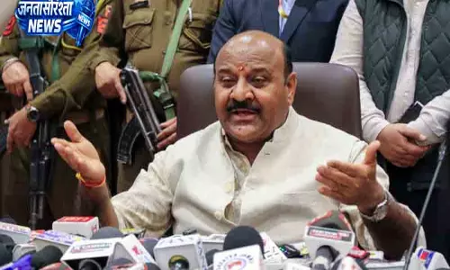 लॉ यूनिवर्सिटी की मांग को लेकर कठुआ में विरोध तेज लॉ यूनिवर्सिटी की मांग को लेकर कठुआ में विरोध तेज