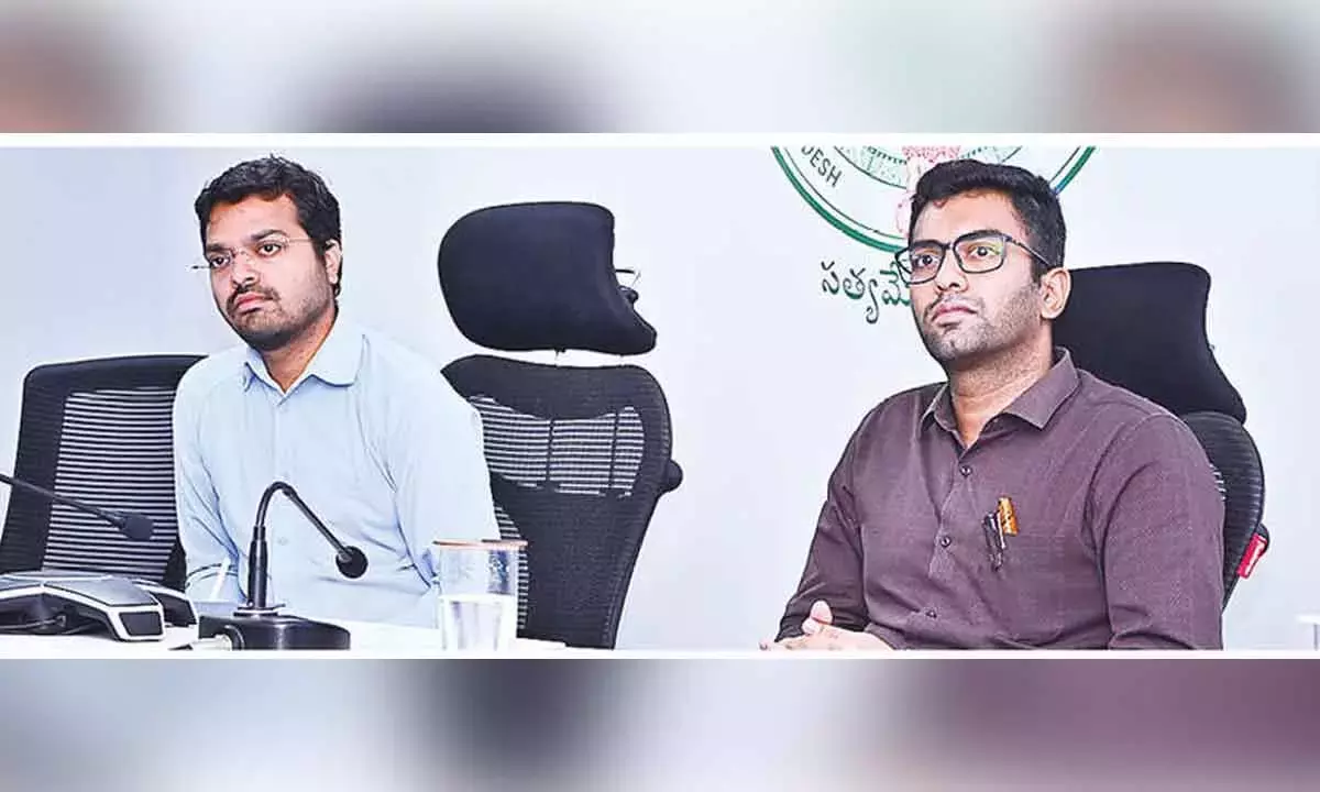 Andhra: सरकार भवन निर्माण की मंजूरी को सरल बनाने की इच्छुक है Andhra: सरकार भवन निर्माण की मंजूरी को सरल बनाने की इच्छुक है