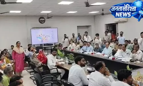 DISHA बैठक में उठा भोपाल की बदहाल सड़कों का मुद्दा DISHA बैठक में उठा भोपाल की बदहाल सड़कों का मुद्दा