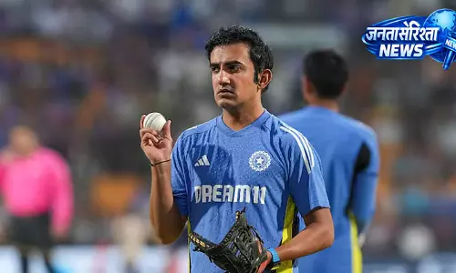 इंग्लैंड हार के बाद BCCI एक्शन मोड में, टीम इंडिया की समीक्षा बैठक इंग्लैंड हार के बाद BCCI एक्शन मोड में, टीम इंडिया की समीक्षा बैठक