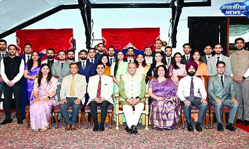 अधिकारियों को दिया सुशासन का मंत्र अधिकारियों को दिया सुशासन का मंत्र