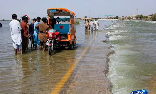 Rawalpindi नगर निकाय मॉनसून की समय-सीमा से चूक गया; सड़कें खोदी हुई छोड़ीं, शहर बेहाल Rawalpindi नगर निकाय मॉनसून की समय-सीमा से चूक गया; सड़कें खोदी हुई छोड़ीं, शहर बेहाल