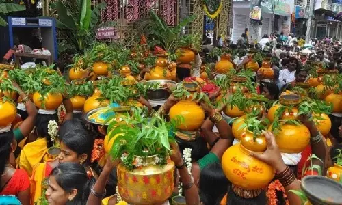 सिकंदराबाद पुलिस ने उज्जैनी महाकाली बोनालू व्यवस्थाओं की समीक्षा की सिकंदराबाद पुलिस ने उज्जैनी महाकाली बोनालू व्यवस्थाओं की समीक्षा की