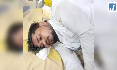मटन की जगह मुर्गा परोसा...निकाह की दावत में खाने को लेकर झगड़ा, दूल्हा-दुल्हन के परिवार वालों के बीच हाथापाई मटन की जगह मुर्गा परोसा...निकाह की दावत में खाने को लेकर झगड़ा, दूल्हा-दुल्हन के परिवार वालों के बीच हाथापाई