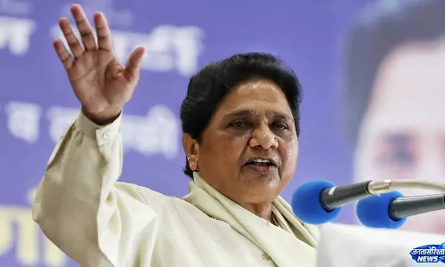 Meerut मामले पर सियासी घमासान, मायावती ने चंद्रशेखर पर कसा तंज Meerut मामले पर सियासी घमासान, मायावती ने चंद्रशेखर पर कसा तंज