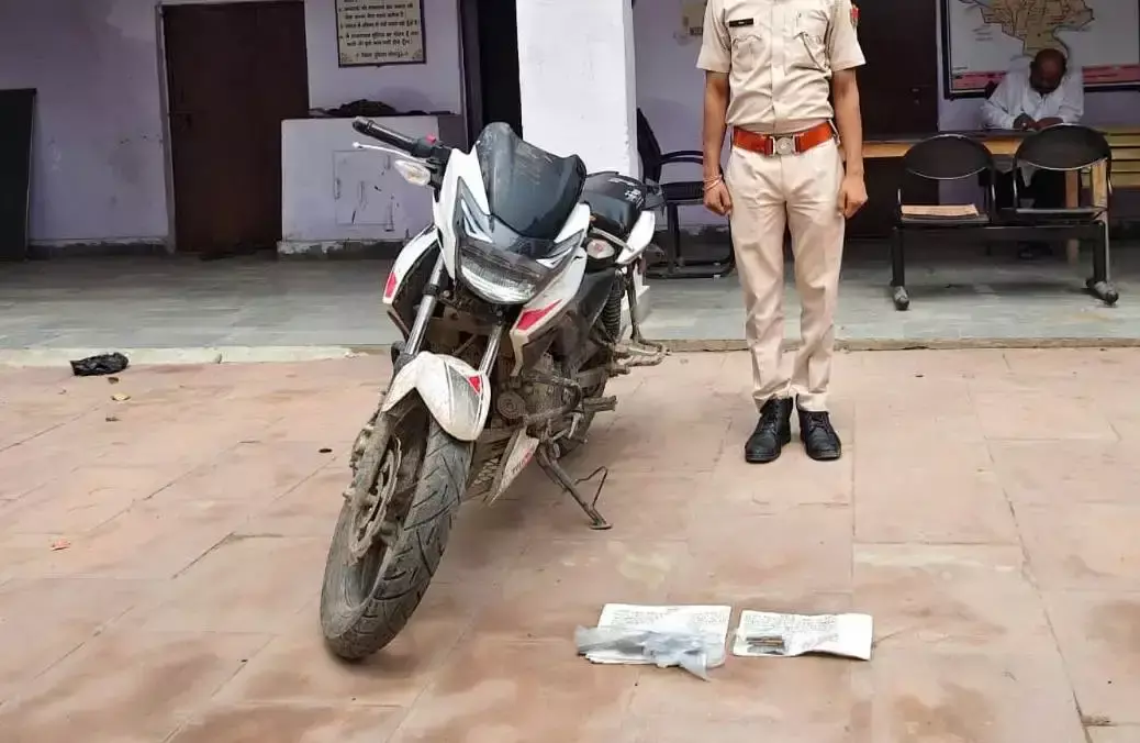 Dholpur: गोलीबारी के दो आरोपित गिरफ्तार, पुलिस को मिली बड़ी सफलता Dholpur: गोलीबारी के दो आरोपित गिरफ्तार, पुलिस को मिली बड़ी सफलता