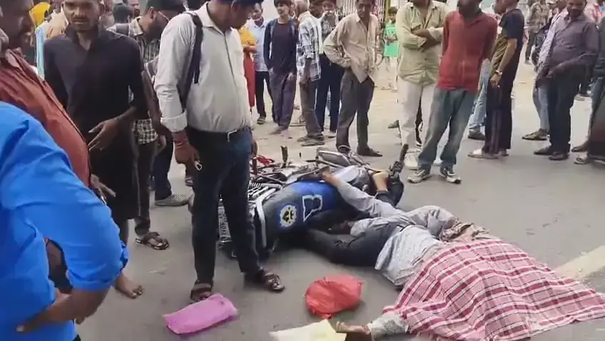 Dungarpur: दाह संस्कार के लिए जाते समय दर्दनाक सड़क हादसा, दो की मौत Dungarpur: दाह संस्कार के लिए जाते समय दर्दनाक सड़क हादसा, दो की मौत