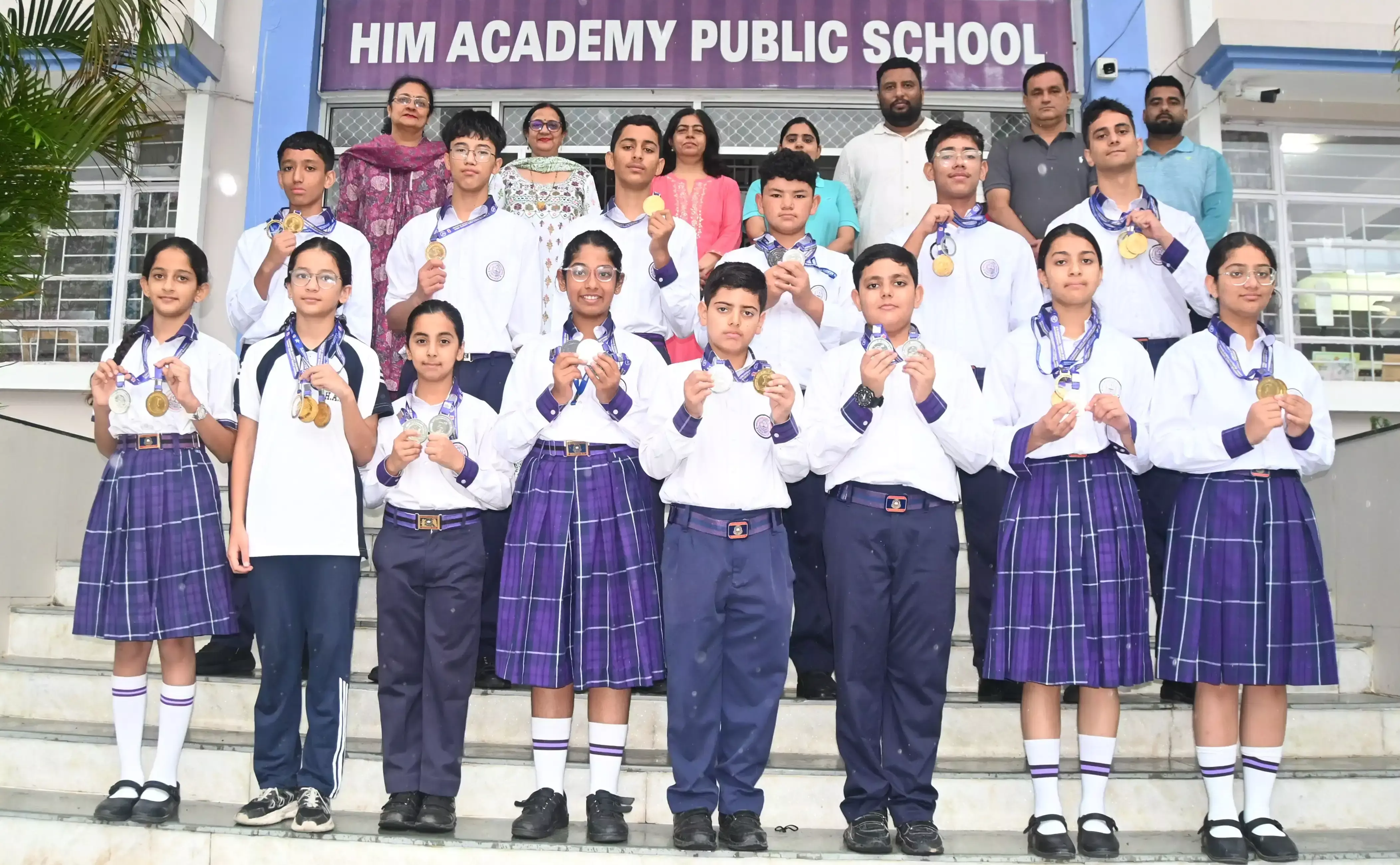 Hamirpur: शैक्षणिक प्रतिभा का लोहा मनवाया, ओलंपियाड में चमके हिमाक्ष-शिप्रा Hamirpur: शैक्षणिक प्रतिभा का लोहा मनवाया, ओलंपियाड में चमके हिमाक्ष-शिप्रा