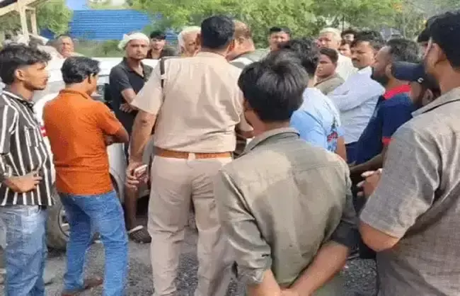 Narnail: नारनौल में स्टोन क्रेशर परिसर से मजदूर का शव बरामद Narnail: नारनौल में स्टोन क्रेशर परिसर से मजदूर का शव बरामद
