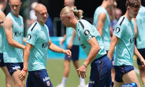 FIFA WC 2026: हालैंड और ओस्टिगार्ड ने तेज की ट्रेनिंग FIFA WC 2026: हालैंड और ओस्टिगार्ड ने तेज की ट्रेनिंग