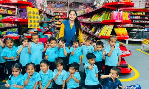 किसान मॉल में बच्चों ने फल-सब्जियों की पहचान सीखी, खेती और पोषण का जाना महत्व किसान मॉल में बच्चों ने फल-सब्जियों की पहचान सीखी, खेती और पोषण का जाना महत्व
