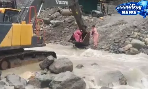 सौंग नदी पर पुल की मांग, खतरे में ग्रामीणों की आवाजाही