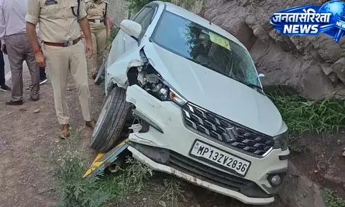 अमरनाथ यात्रा के दौरान हादसा, DC-DIG ने घायलों का लिया हाल अमरनाथ यात्रा के दौरान हादसा, DC-DIG ने घायलों का लिया हाल