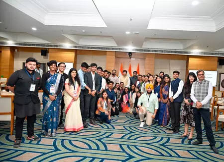 पीयूष गोयल ने एमपी लीड फेलो को नवाचार अपनाने और विकसित भारत में योगदान देने के लिए प्रोत्साहित किया पीयूष गोयल ने एमपी लीड फेलो को नवाचार अपनाने और विकसित भारत में योगदान देने के लिए प्रोत्साहित किया