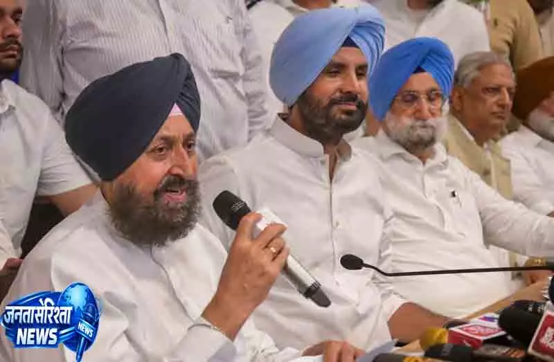 Punjab कांग्रेस में सुलह की पहल, विरोधी खेमे ने बढ़ाया हाथ Punjab कांग्रेस में सुलह की पहल, विरोधी खेमे ने बढ़ाया हाथ