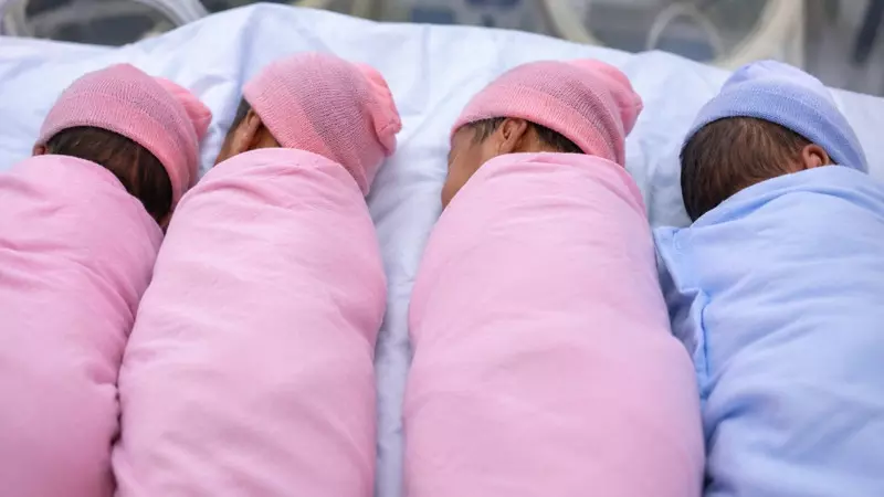 Rajasthan में चमत्कार: महिला ने एक साथ दिया 4 बच्चों को जन्म Rajasthan में चमत्कार: महिला ने एक साथ दिया 4 बच्चों को जन्म