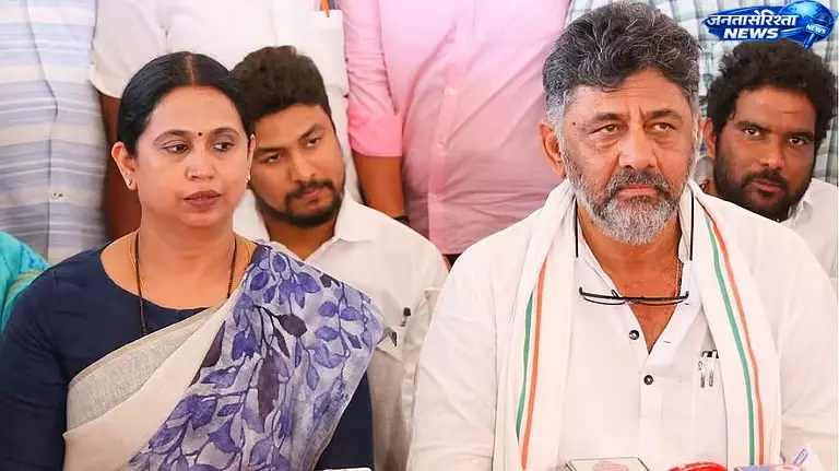 पूर्व मंत्री लक्ष्मी हेब्बलकर की CM डीके शिवकुमार से मुलाकात पूर्व मंत्री लक्ष्मी हेब्बलकर की CM डीके शिवकुमार से मुलाकात
