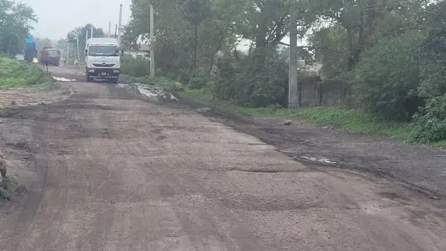 कोयलांचल में फुटओवर ब्रिज, सड़क और रेल सुविधाओं का इंतजार कोयलांचल में फुटओवर ब्रिज, सड़क और रेल सुविधाओं का इंतजार