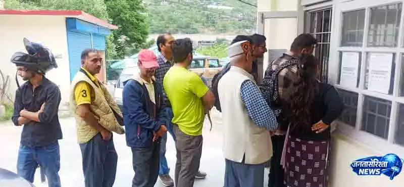Kullu में नए जल टैरिफ पर विवाद बरकरार Kullu में नए जल टैरिफ पर विवाद बरकरार