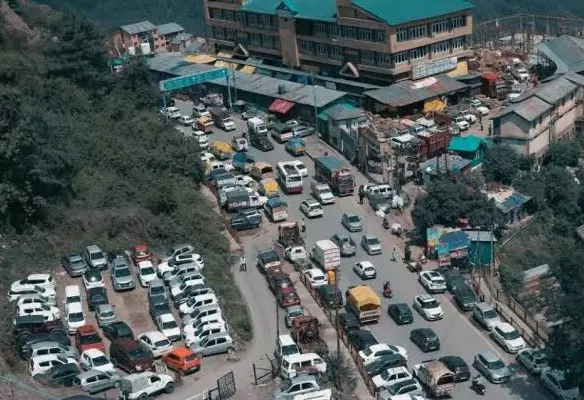 Shimla: बारिश भी नहीं रोक सकी पर्यटकों का उत्साह, शिमला में वाहनों का रिकॉर्ड आंकड़ा Shimla: बारिश भी नहीं रोक सकी पर्यटकों का उत्साह, शिमला में वाहनों का रिकॉर्ड आंकड़ा