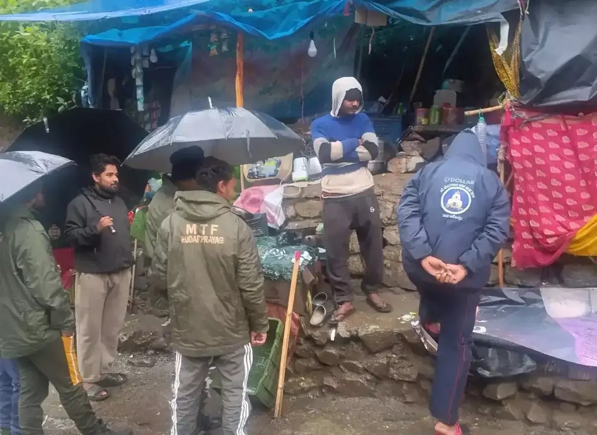 Rudraprayag: संवेदनशील इलाकों में प्रशासन की पैनी नजर, केदारनाथ यात्रा सुरक्षित Rudraprayag: संवेदनशील इलाकों में प्रशासन की पैनी नजर, केदारनाथ यात्रा सुरक्षित