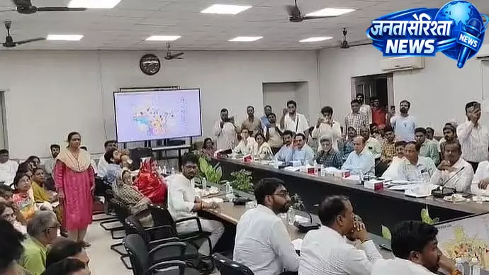 DISHA बैठक में उठा भोपाल की बदहाल सड़कों का मुद्दा DISHA बैठक में उठा भोपाल की बदहाल सड़कों का मुद्दा