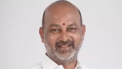 Telangana: ओवैसी के संस्थान को बचाने पर भड़के बंदी संजय, कांग्रेस को घेरा Telangana: ओवैसी के संस्थान को बचाने पर भड़के बंदी संजय, कांग्रेस को घेरा