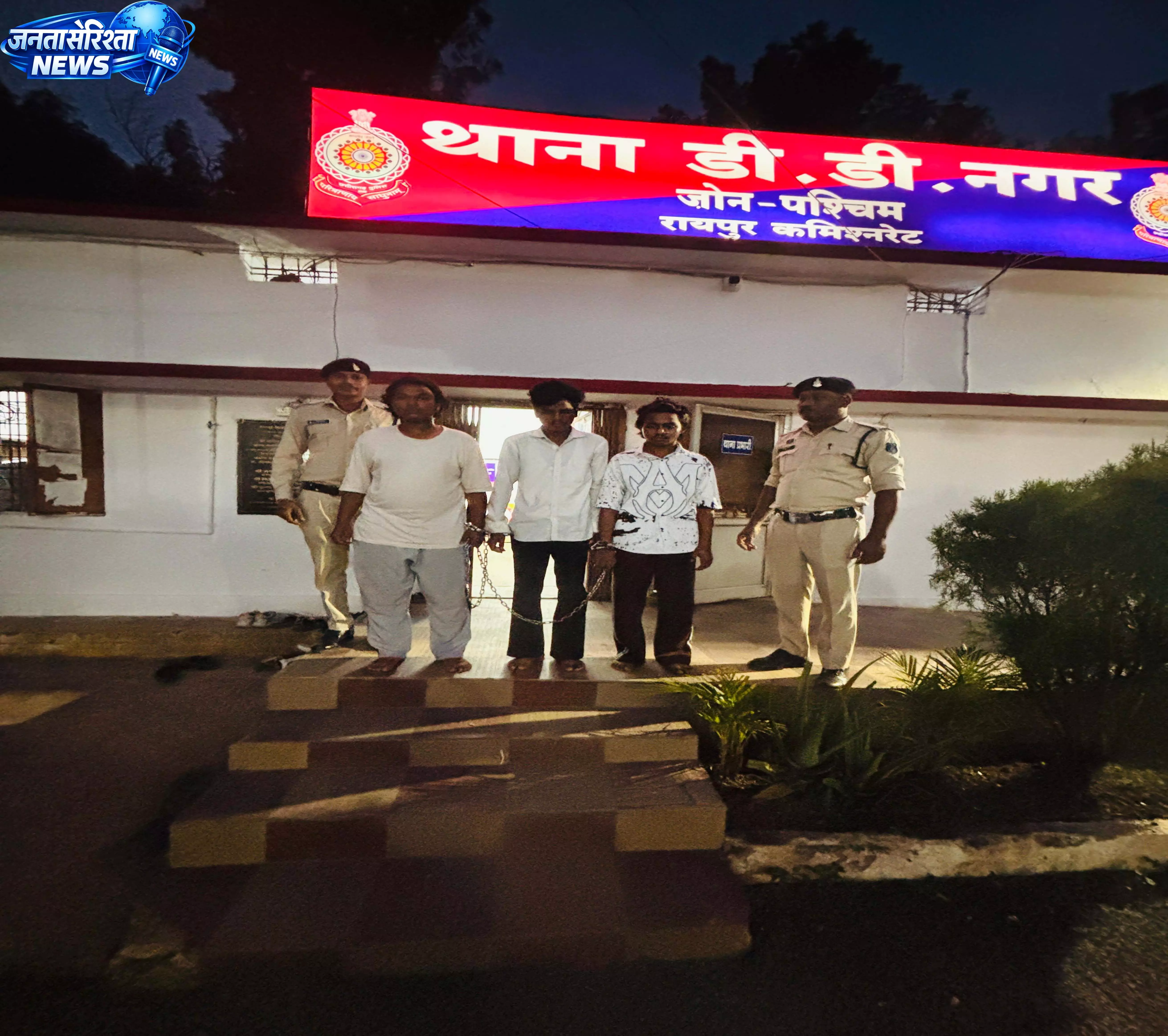 गाड़ी चलाने की बात पर विवाद, युवक पर किया जालनेवा हमला, 3 बदमाश अरेस्ट गाड़ी चलाने की बात पर विवाद, युवक पर किया जालनेवा हमला, 3 बदमाश अरेस्ट