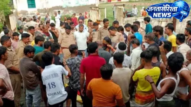 करंट ने ली मासूम की जान, गुस्साए ग्रामीणों ने घेरा बिजली सब स्टेशन करंट ने ली मासूम की जान, गुस्साए ग्रामीणों ने घेरा बिजली सब स्टेशन