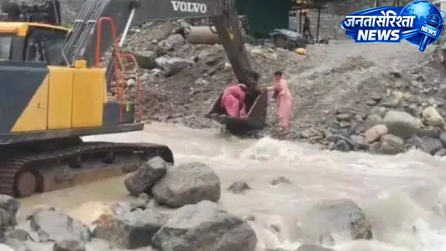 सौंग नदी पर पुल की मांग, खतरे में ग्रामीणों की आवाजाही सौंग नदी पर पुल की मांग, खतरे में ग्रामीणों की आवाजाही