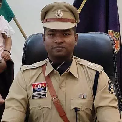 रायपुर पश्चिम ज़ोन के नए DCP बने IPS रॉबिन्सन गुरिया रायपुर पश्चिम ज़ोन के नए DCP बने IPS रॉबिन्सन गुरिया