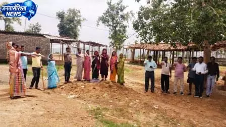 नवापारा कला में सामूहिक श्रमदान कर दिया स्वच्छता का संदेश नवापारा कला में सामूहिक श्रमदान कर दिया स्वच्छता का संदेश